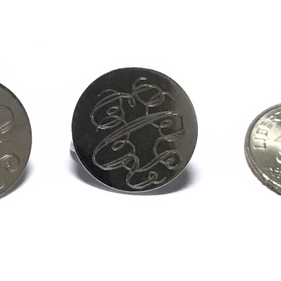 Signed Wells Hand Engraved ELC or ECL Sterling Silver Screw Back Earrings - Picture 2 of 3